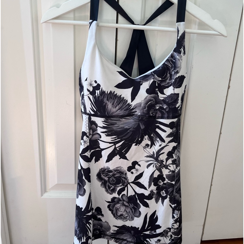 Lululemon Size 4 Black and White Push Ur Limits Tank
